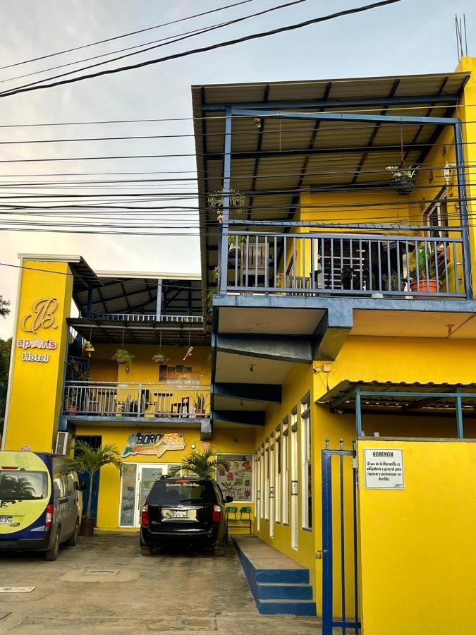 B Aparts Hotel Coxen Hole Kültér fotó