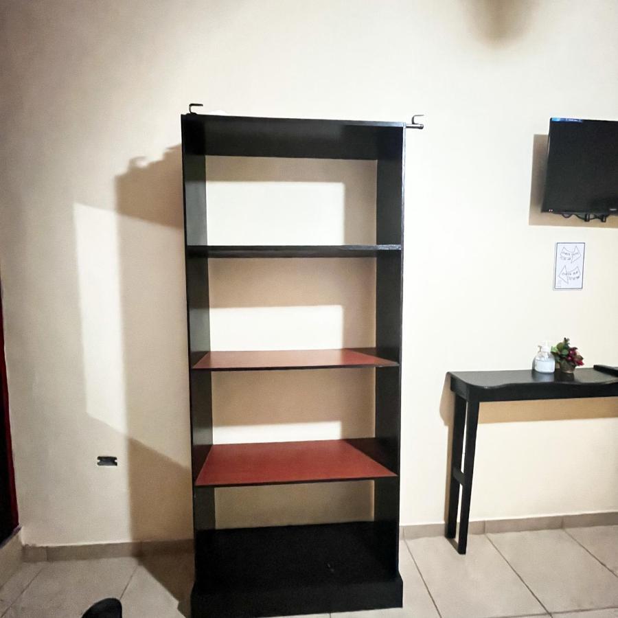 B Aparts Hotel Coxen Hole Kültér fotó