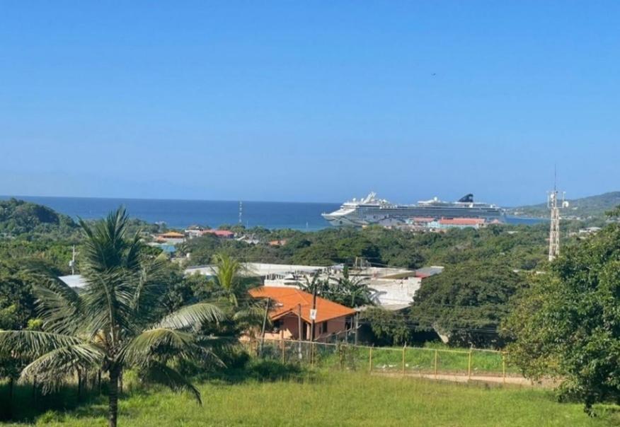 B Aparts Hotel Coxen Hole Kültér fotó